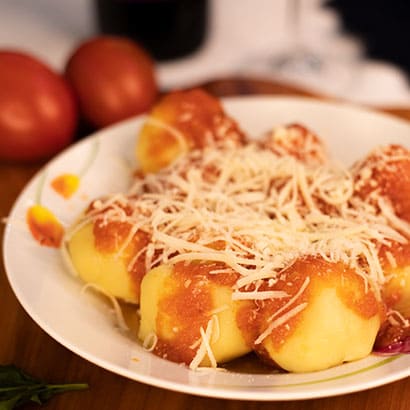 Prato de nhoque de batata artesanal com Molho rose (branco mais o vermelho ao sugo ) do Pastifício Raviollini Casa de Massas Artesanais na Mooca